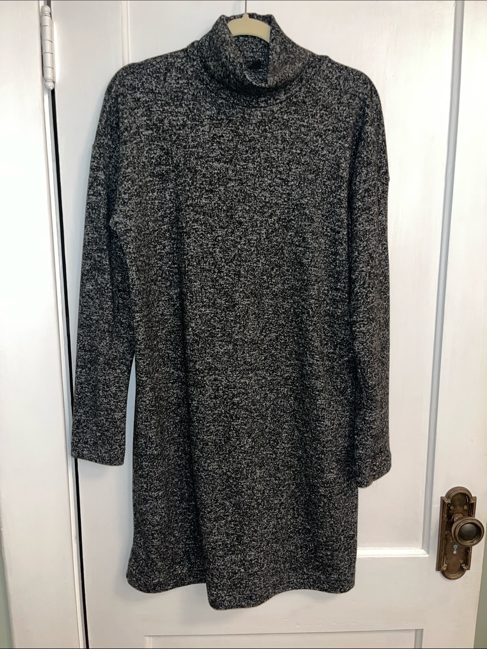 Uniqlo Charcoal Marled Knit Turtleneck Sweater